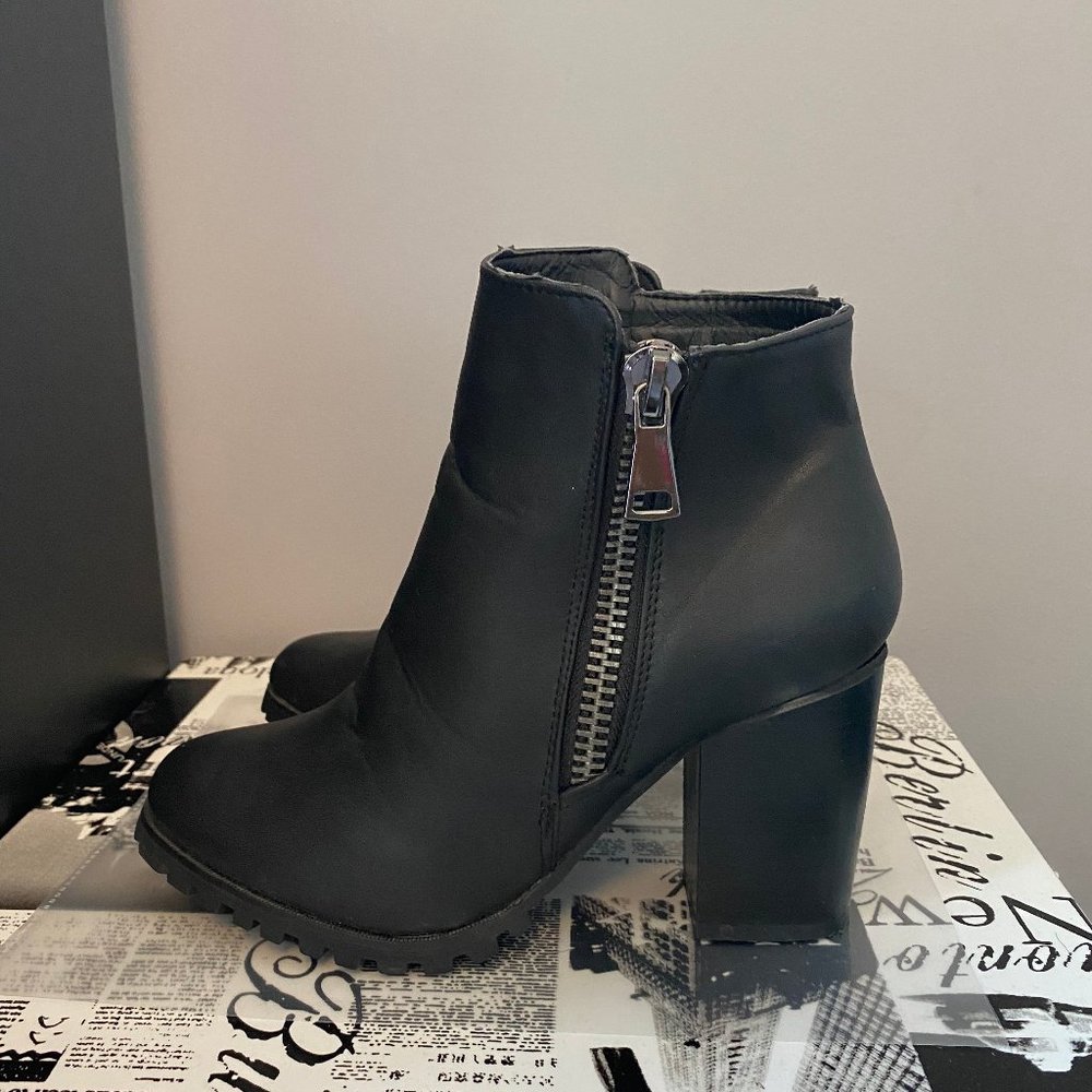 Shoes - Picture 2 of 2